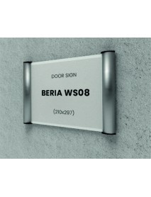 Menovka na dvere Beria